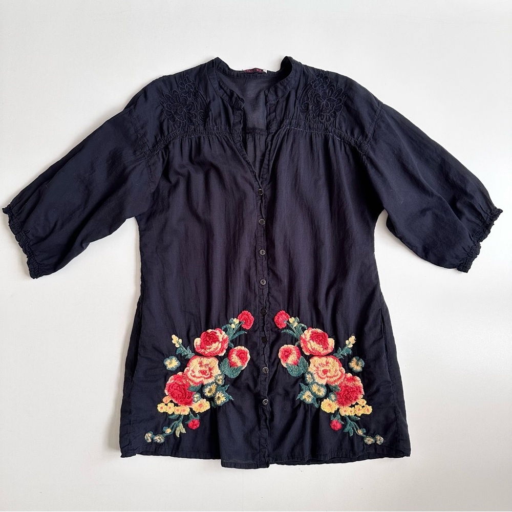 Johnny Was Navy Tunic Top Button Pockets Size Medium